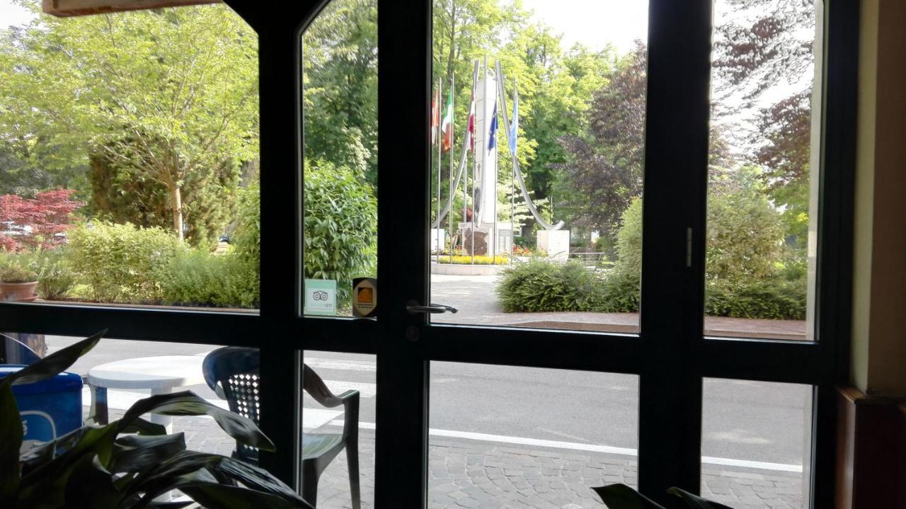 Albergo Neni Brentonico Exterior photo